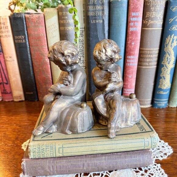 ♥️SOLD♥️Vintage Cast Metal Puti Figurines - Picture 5 of 13